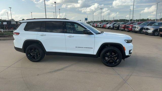Photo of 2025 Bright White Clearcoat Jeep Grand Cherokee L