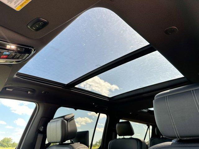 Photo of 2024 Diamond Black Jeep Grand Wagoneer L