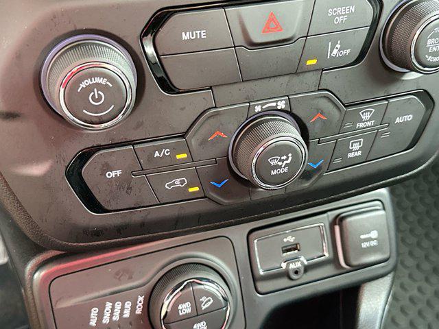 Photo of 2023 Black Clearcoat Jeep Renegade