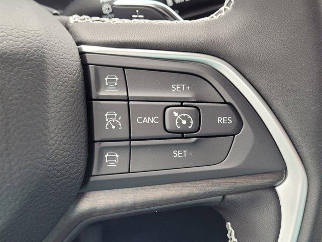Photo of 2025 Diamond Black Jeep Grand Cherokee L