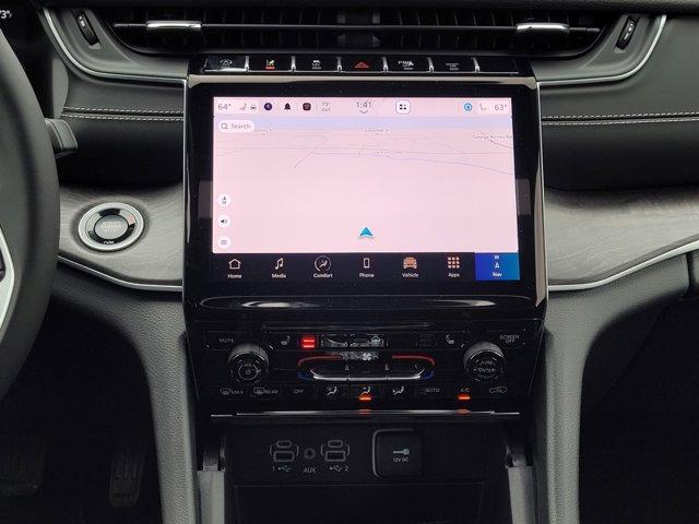 Photo of 2025 Diamond Black Jeep Grand Cherokee L