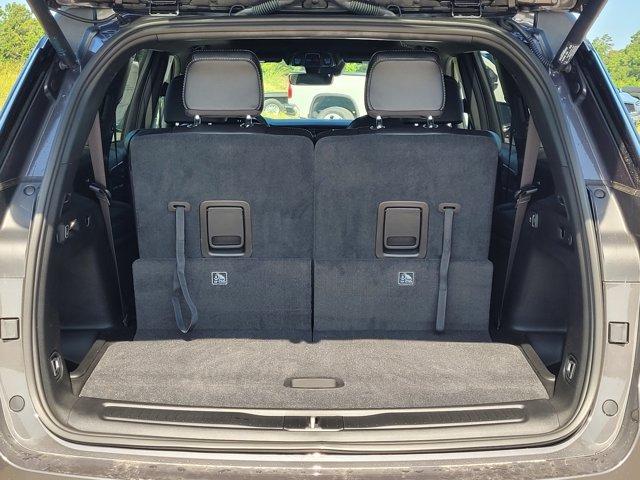 Photo of 2025 Metallic Jeep Grand Cherokee L