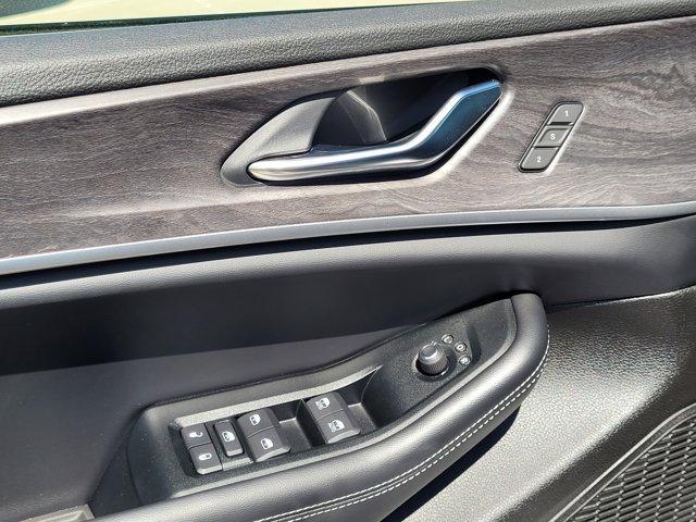 Photo of 2025 Silver Zynith Jeep Grand Cherokee L