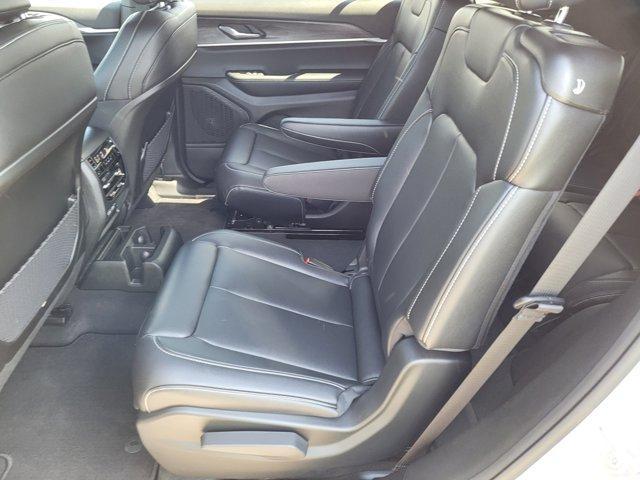 Photo of 2025 Silver Zynith Jeep Grand Cherokee L
