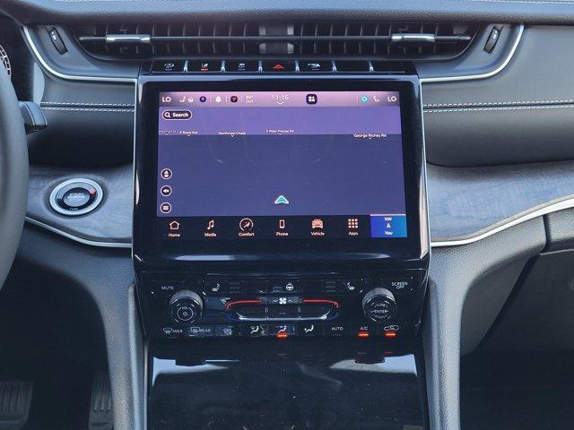 Photo of 2025 Silver Zynith Jeep Grand Cherokee L
