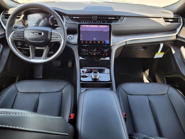 Photo of 2025 Silver Zynith Jeep Grand Cherokee L