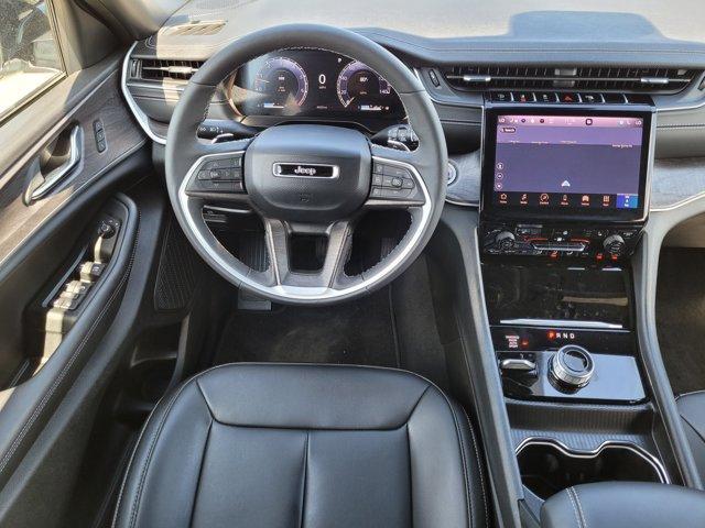 Photo of 2025 Silver Zynith Jeep Grand Cherokee L