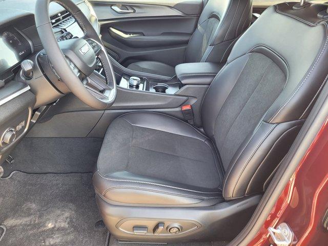 Photo of 2025 Velvet Red Pearlcoat Jeep Grand Cherokee L