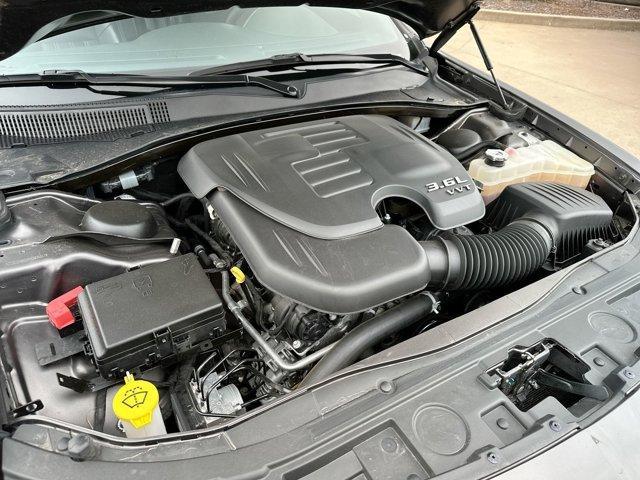 Photo of 2023 Granite Crystal Clearcoat Metallic Chrysler 300