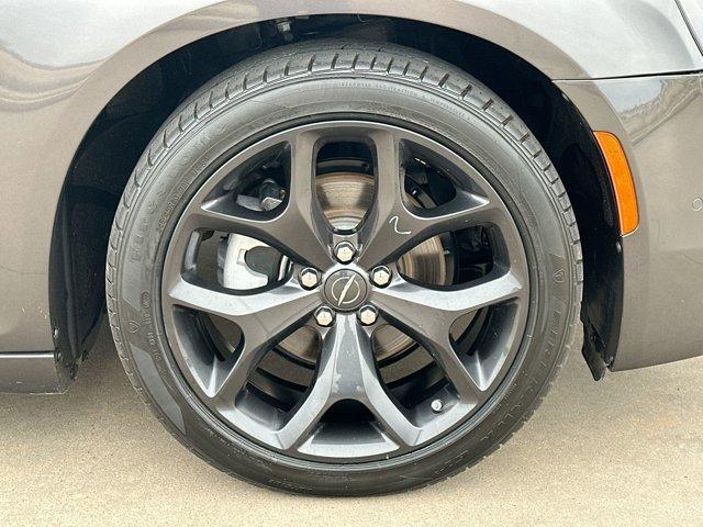Photo of 2023 Granite Crystal Clearcoat Metallic Chrysler 300