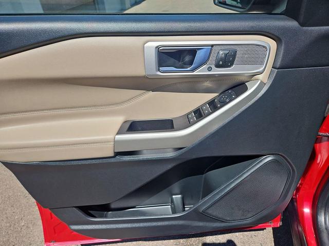 Photo of 2021 Rapid Red Metallic Tinted Clearcoat Ford Explorer