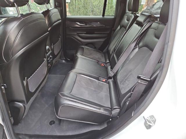 Photo of 2023 Bright White Clearcoat Jeep Grand Cherokee