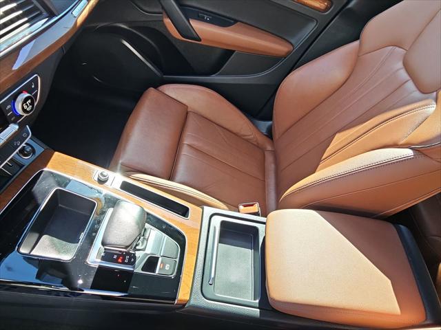 Photo of 2022 Black Metallic Audi Q5