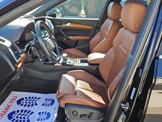 Photo of 2022 Black Metallic Audi Q5