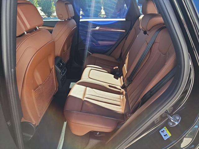 Photo of 2022 Black Metallic Audi Q5
