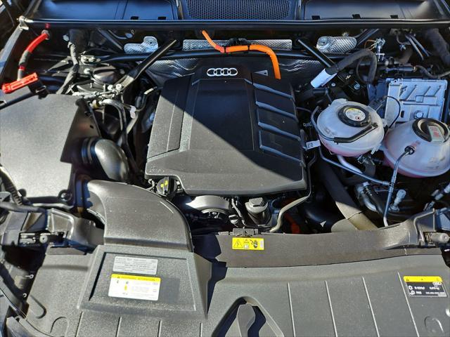 Photo of 2022 Black Metallic Audi Q5