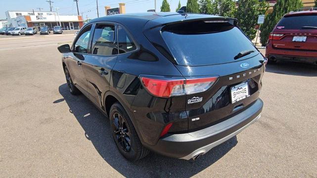Photo of 2020 Black Metallic Ford Escape