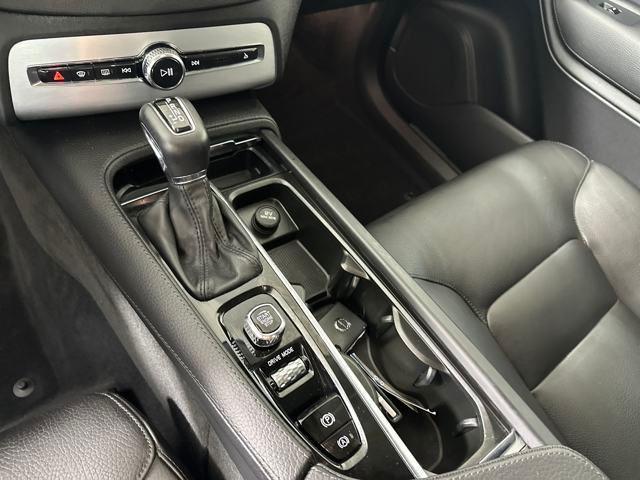 Photo of 2018 Gray Metallic Volvo XC90