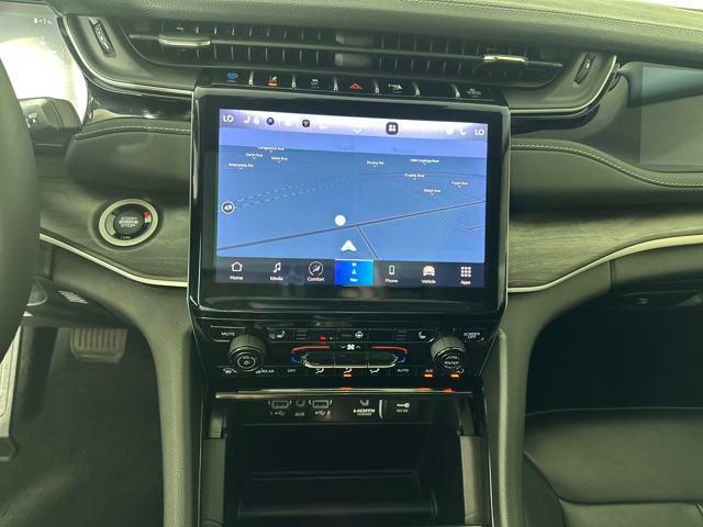 Photo of 2023 Baltic Gray Metallic Clearcoat Jeep Grand Cherokee 4xe
