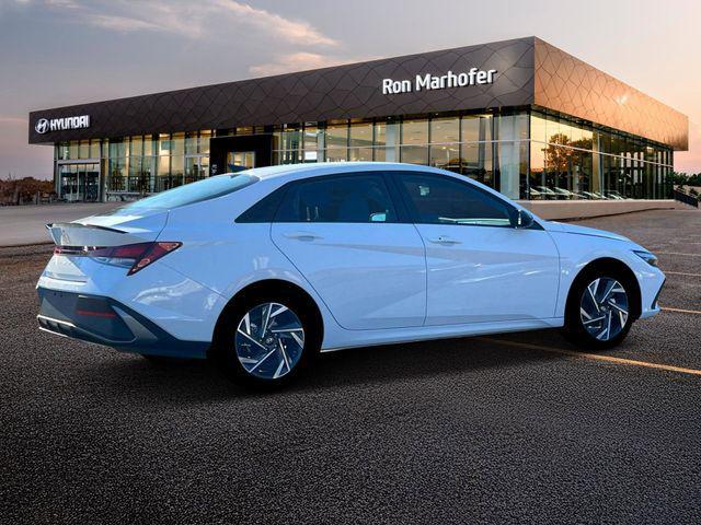 Photo of 2025 Serenity White Hyundai ELANTRA