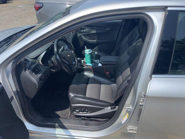 Photo of 2016 Silver Ice Metallic Chevrolet Impala