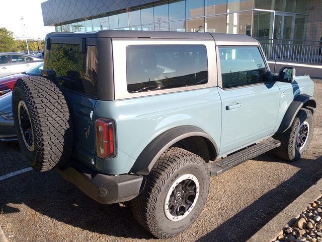 Photo of 2022 Velocity Blue Metallic Ford Bronco