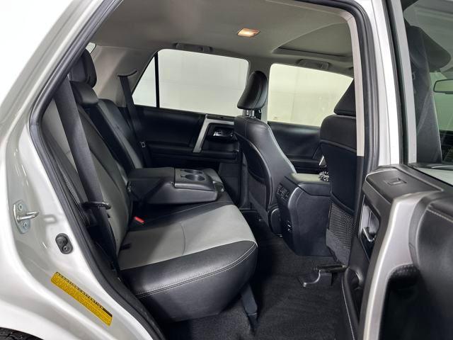 Photo of 2018 Super White Toyota 4Runner