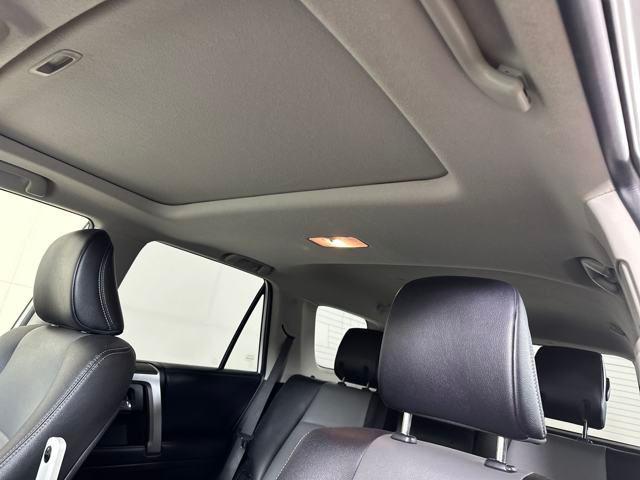 Photo of 2018 Super White Toyota 4Runner