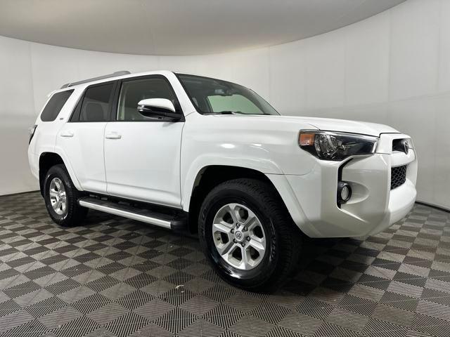 Photo of 2018 Super White Toyota 4Runner
