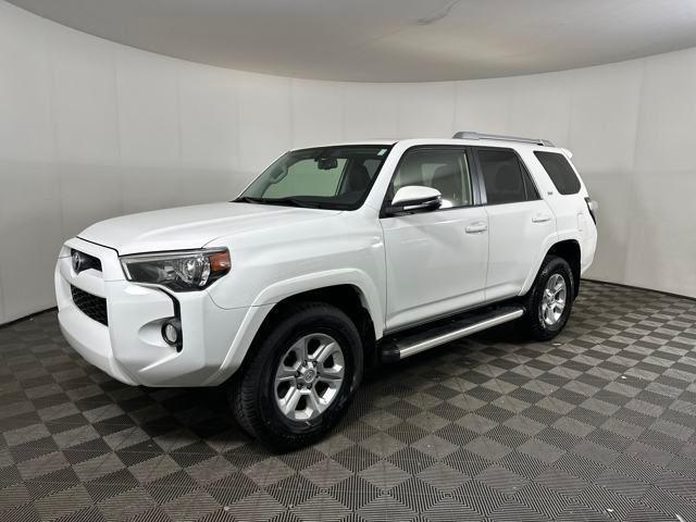 Photo of 2018 Super White Toyota 4Runner