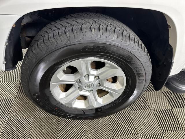 Photo of 2018 Super White Toyota 4Runner