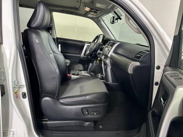 Photo of 2018 Super White Toyota 4Runner
