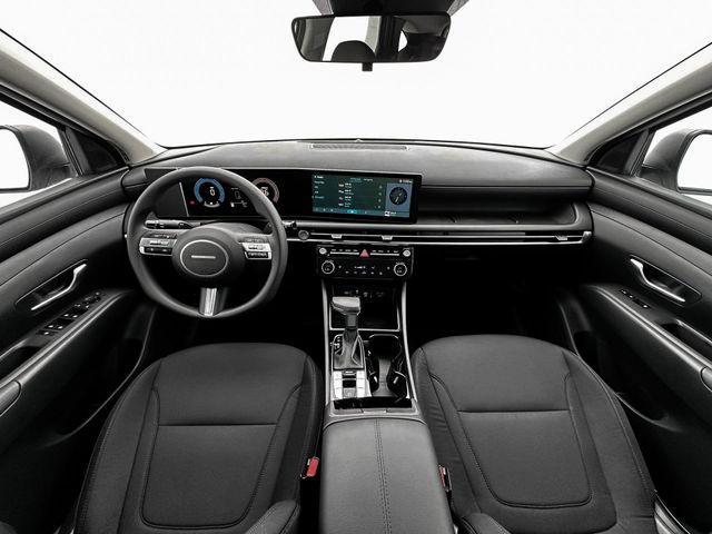 Photo of 2025 Shimmering Silver Hyundai TUCSON