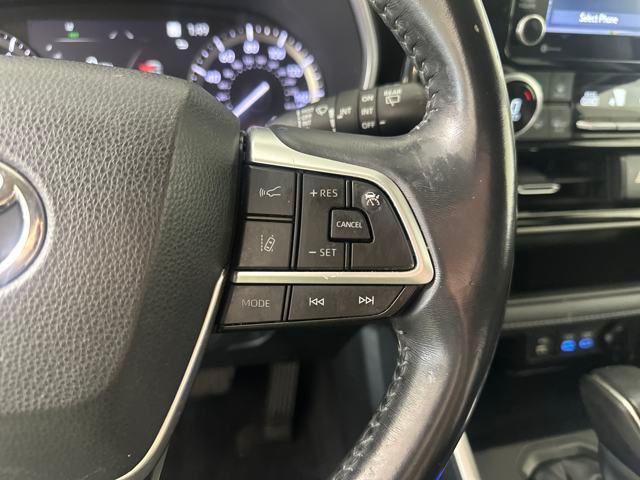 Photo of 2022 Celestial Silver Metallic Toyota Highlander