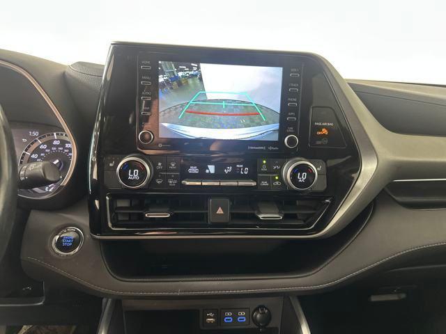 Photo of 2022 Celestial Silver Metallic Toyota Highlander