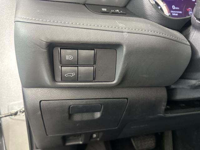 Photo of 2022 Celestial Silver Metallic Toyota Highlander