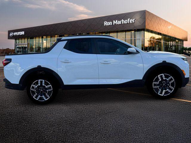 Photo of 2025 Atlas White Hyundai SANTA CRUZ
