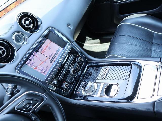 Photo of 2014 Rhodium Silver Metallic Jaguar XJ