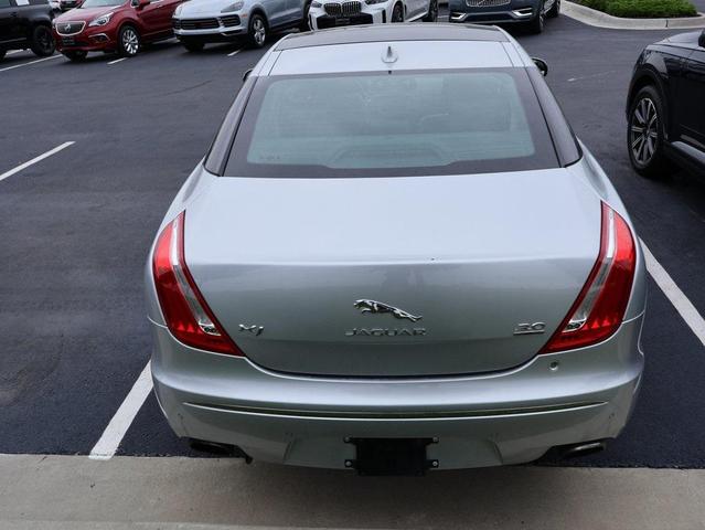 Photo of 2014 Rhodium Silver Metallic Jaguar XJ