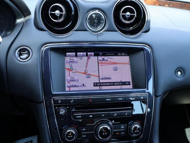 Photo of 2014 Rhodium Silver Metallic Jaguar XJ