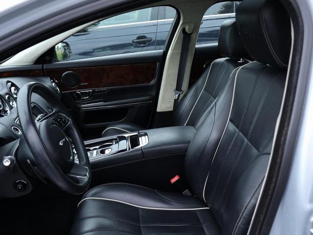 Photo of 2014 Rhodium Silver Metallic Jaguar XJ