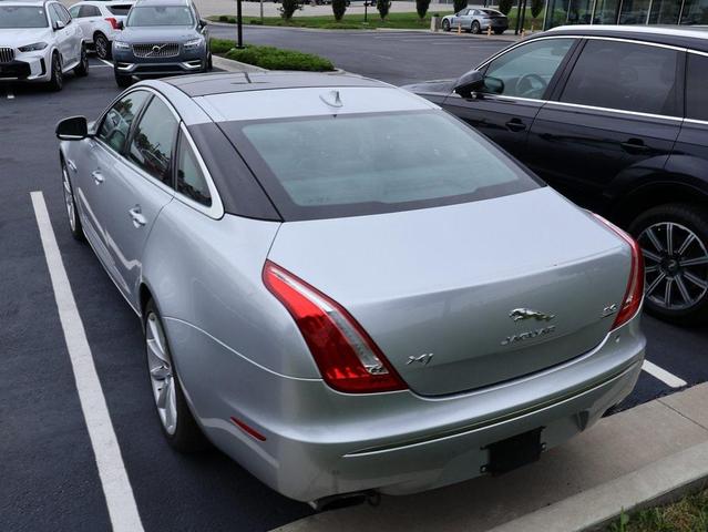 Photo of 2014 Rhodium Silver Metallic Jaguar XJ