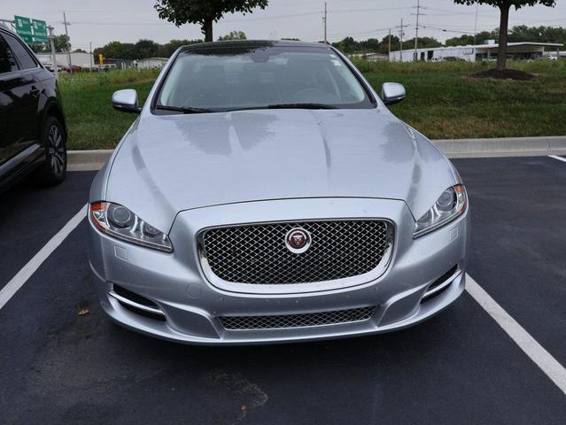 Photo of 2014 Rhodium Silver Metallic Jaguar XJ
