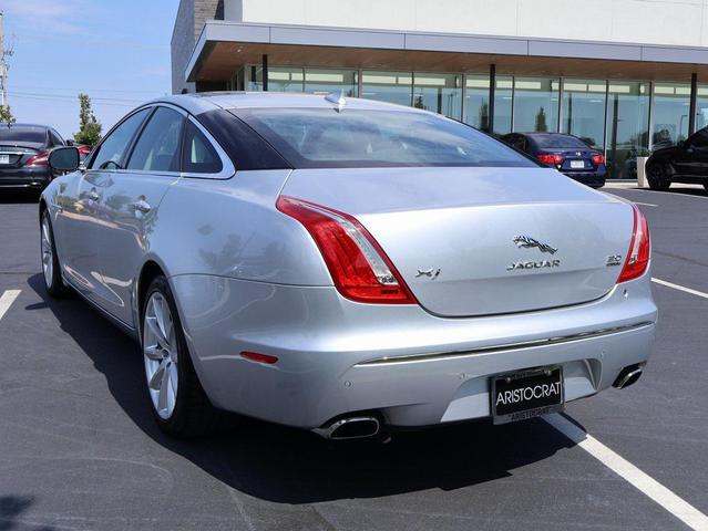 Photo of 2014 Rhodium Silver Metallic Jaguar XJ
