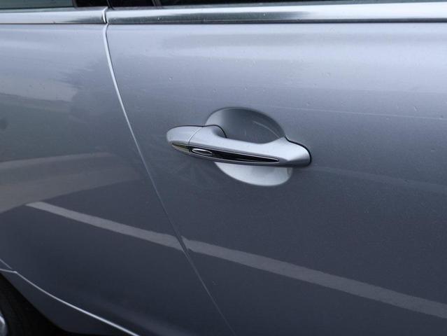 Photo of 2014 Rhodium Silver Metallic Jaguar XJ