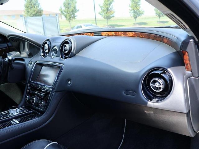 Photo of 2014 Rhodium Silver Metallic Jaguar XJ
