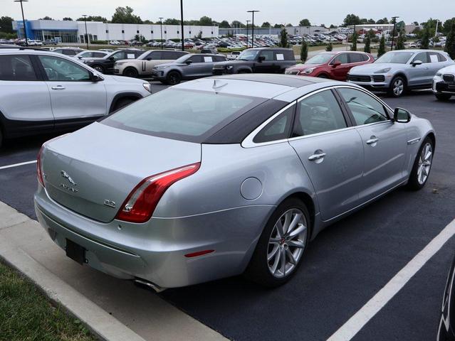 Photo of 2014 Rhodium Silver Metallic Jaguar XJ