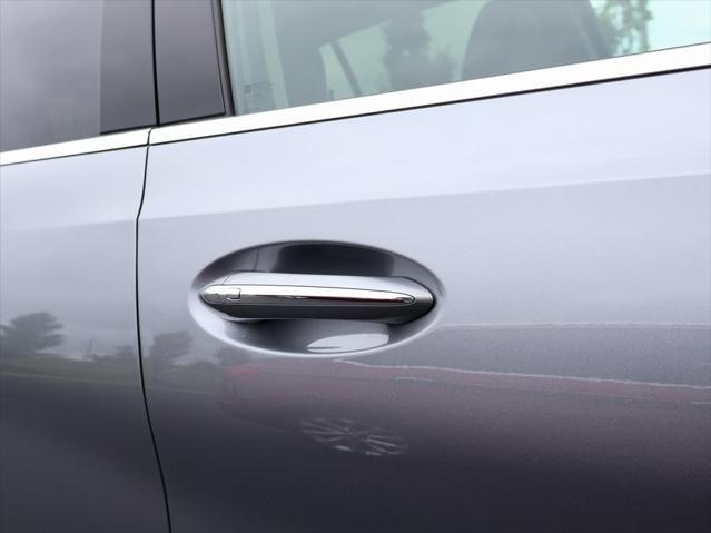 Photo of 2022 Satin Steel Gray Metallic Buick Envision