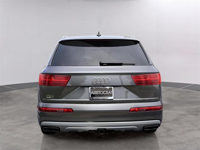Photo of 2019 Samurai Gray Metallic Audi Q7