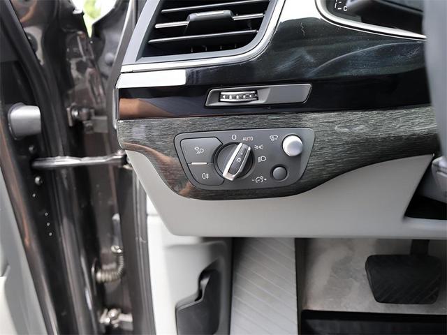 Photo of 2019 Samurai Gray Metallic Audi Q7